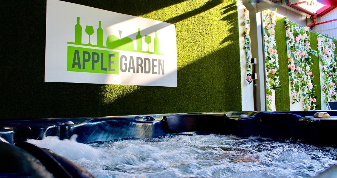 Applegarden Villa Debrecen Eksteriør billede