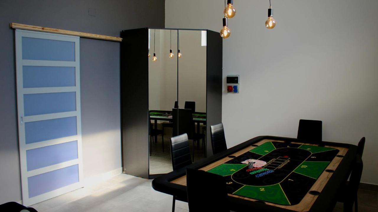 Applegarden Villa Debrecen Eksteriør billede